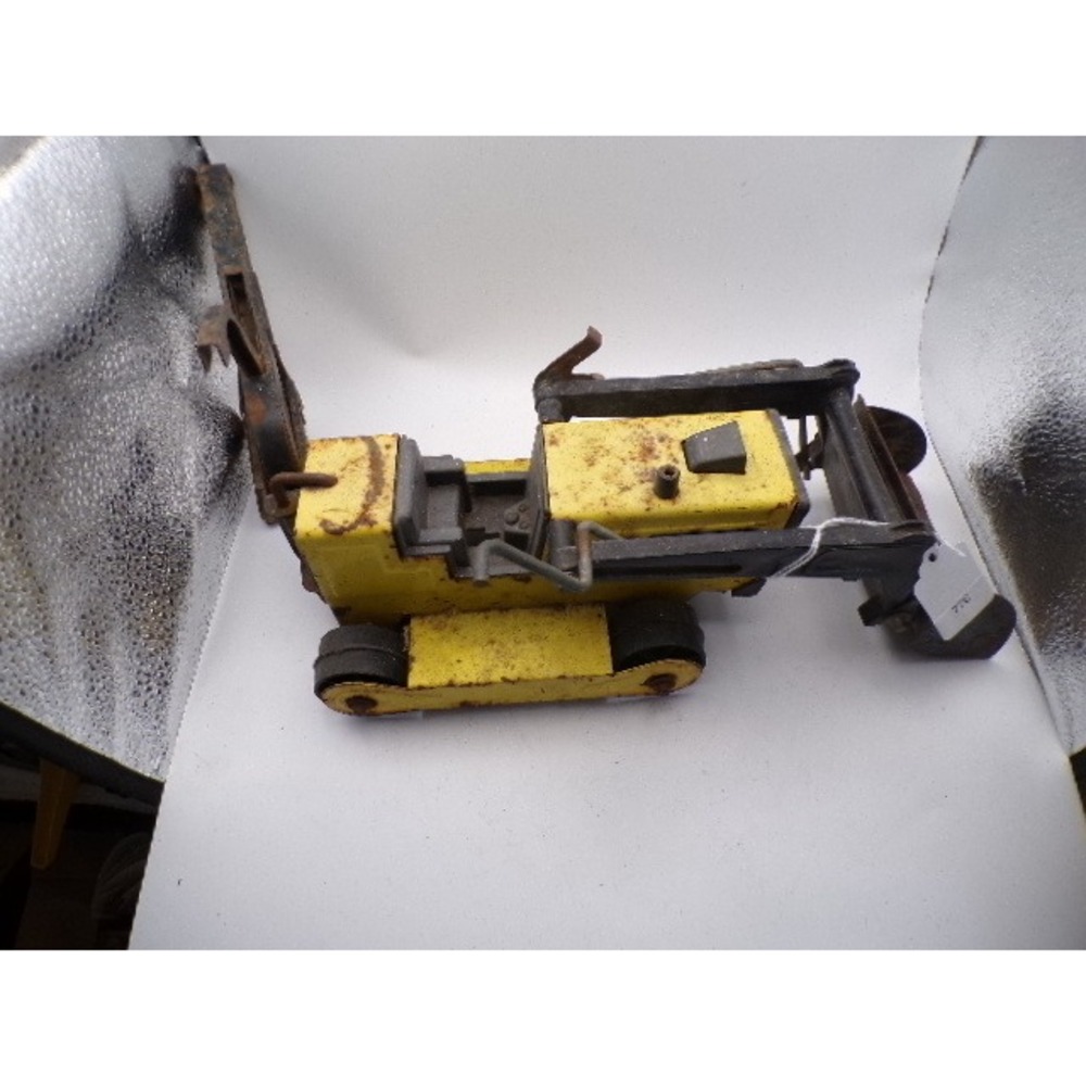 Vintage Yellow Pressed Steel Construction Toy Excavator Tractor Crawler‎